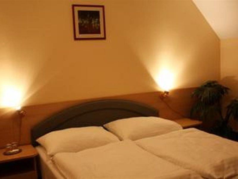 Teledom Hotel Košice Esterno foto