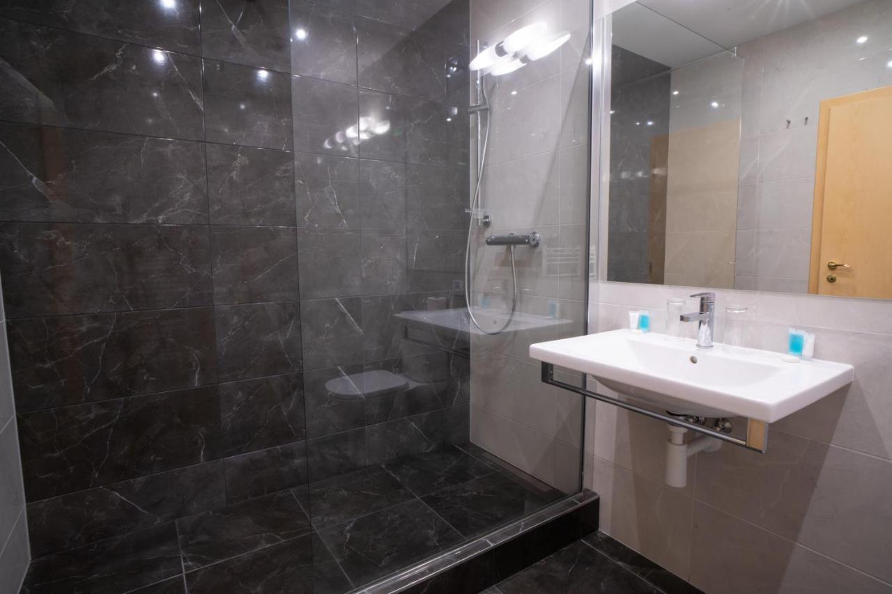 Teledom Hotel Košice Esterno foto